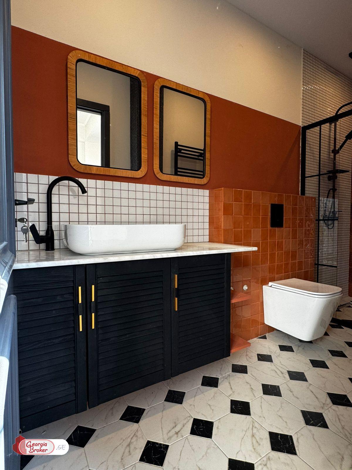 იყიდება ახალი გარემონტებული 5 ოთახიანი სახლი ისანში